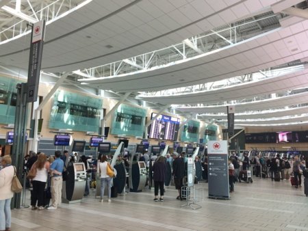 バンクーバー国際空港 Yvr を旅行前にチェック 知っていると役立つ情報まで